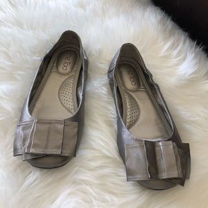 Me Too Lilyana metallic/pewter Leather Flat